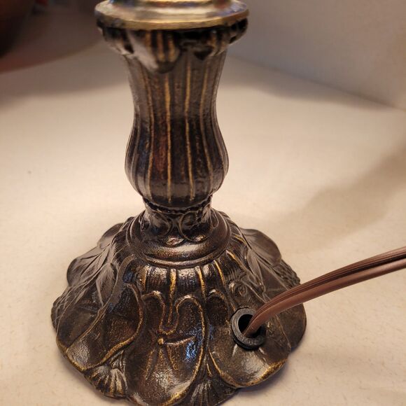 Vtg Tiffany Style Stained Glass Floral Mosaic Table Lamp Metal base 11.5" tall - Picture 8 of 12